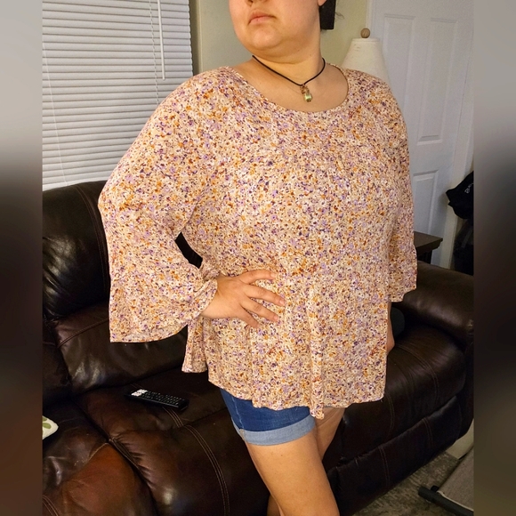 Cotton Bleu bell sleeve top - Picture 1 of 8